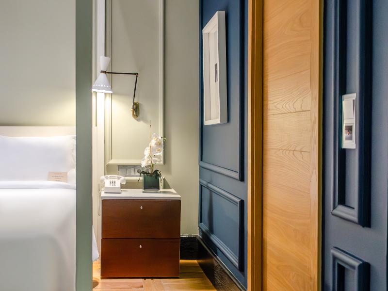Browns Central Hotel - Oda