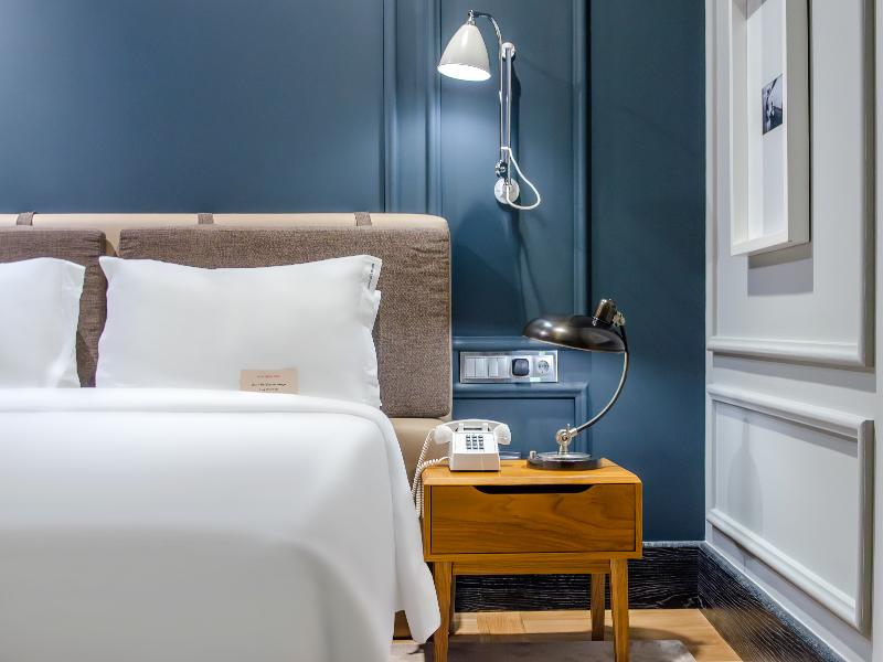 Browns Central Hotel - Oda