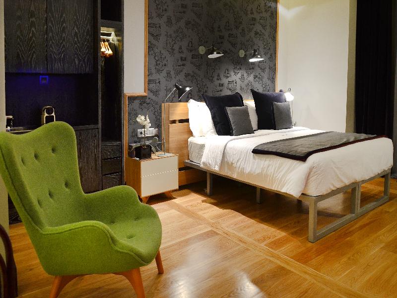 Browns Central Hotel - Oda