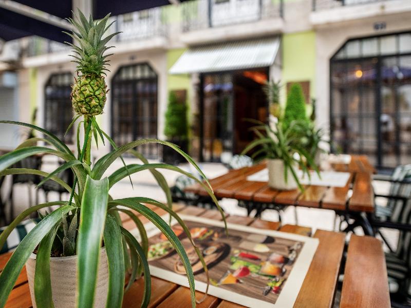 Browns Central Hotel - Restoran