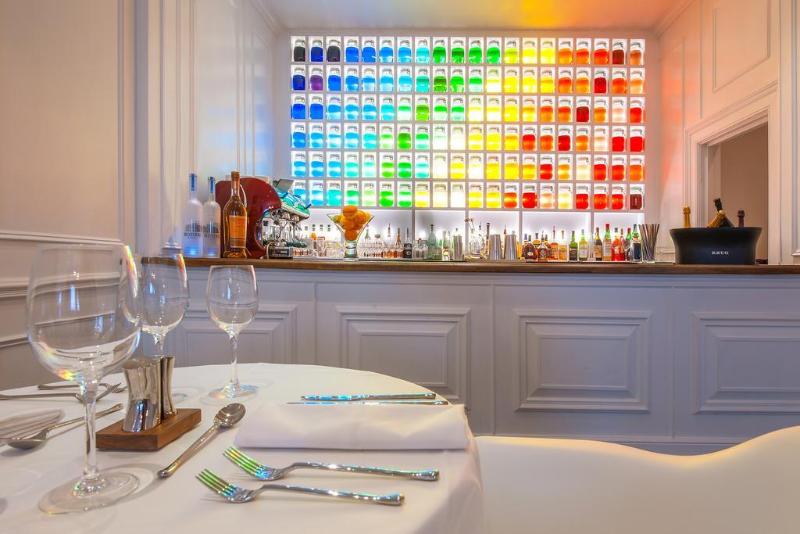 The Exhibitionist - Bar