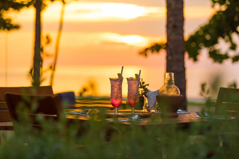 OUTRIGGER Khao Lak Beach Resort - Bar