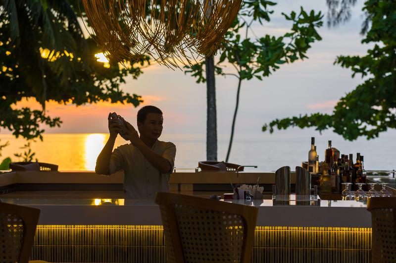 OUTRIGGER Khao Lak Beach Resort - Bar