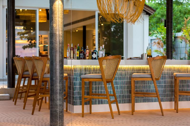 OUTRIGGER Khao Lak Beach Resort - Bar