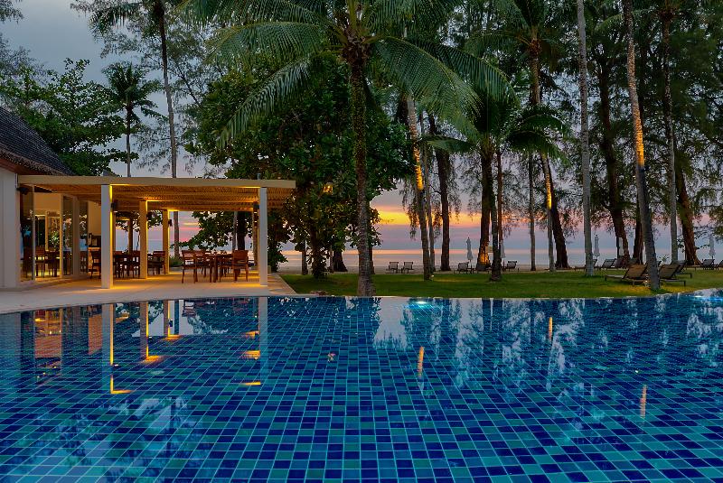 OUTRIGGER Khao Lak Beach Resort - Havuz