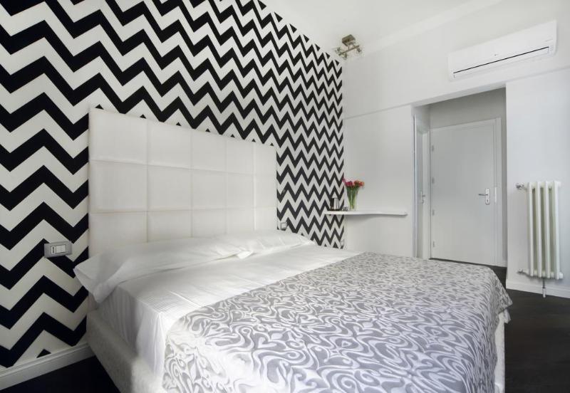 Cola Vatican Rooms - Genel