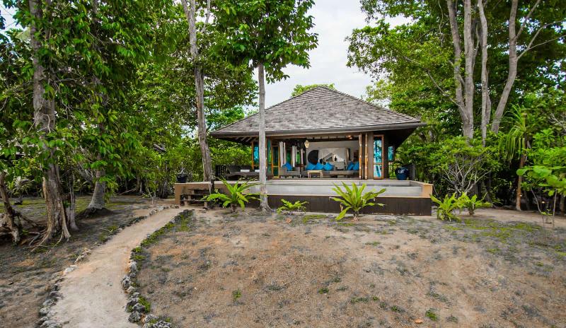 Koh Jum Beach Villas - Oda