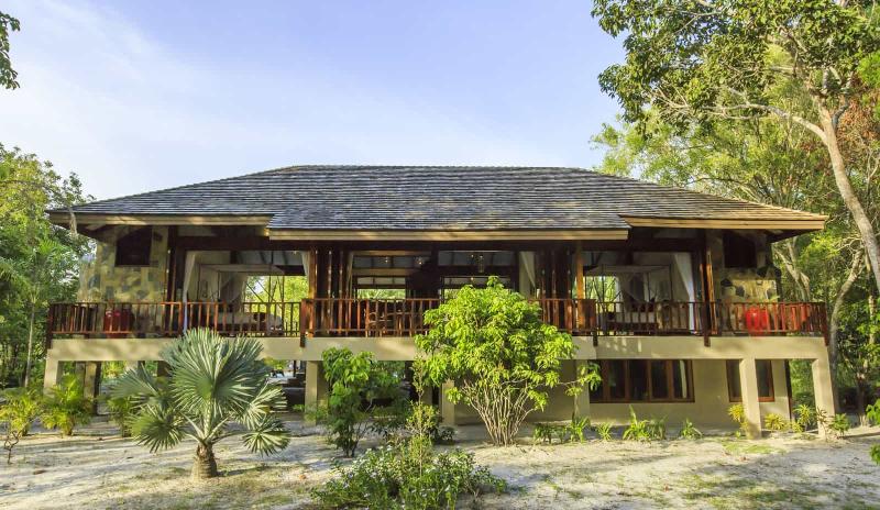 Koh Jum Beach Villas - Oda