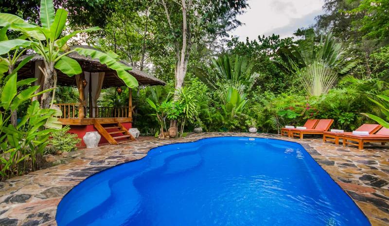 Koh Jum Beach Villas - Oda