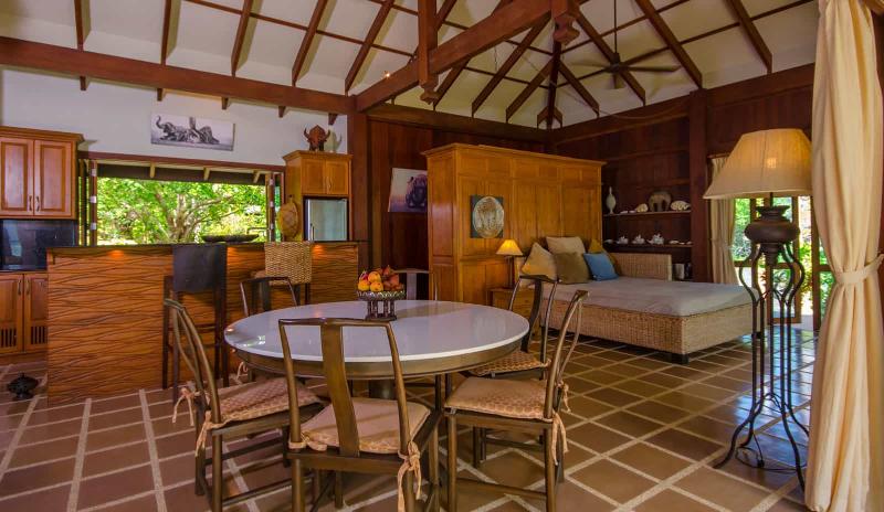 Koh Jum Beach Villas - Oda