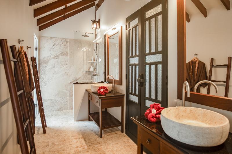 Koh Jum Beach Villas - Oda