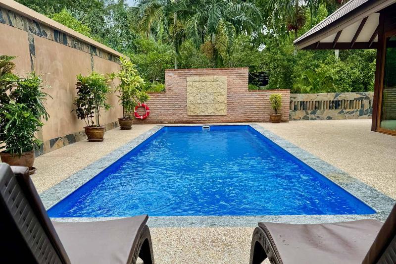 Koh Jum Beach Villas - Oda