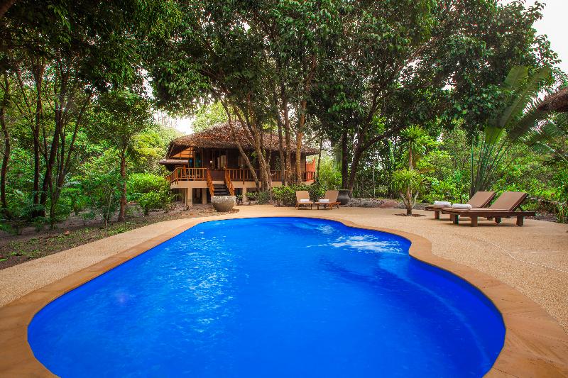 Koh Jum Beach Villas - Oda