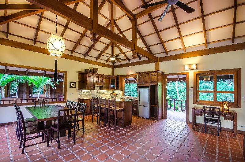 Koh Jum Beach Villas - Oda