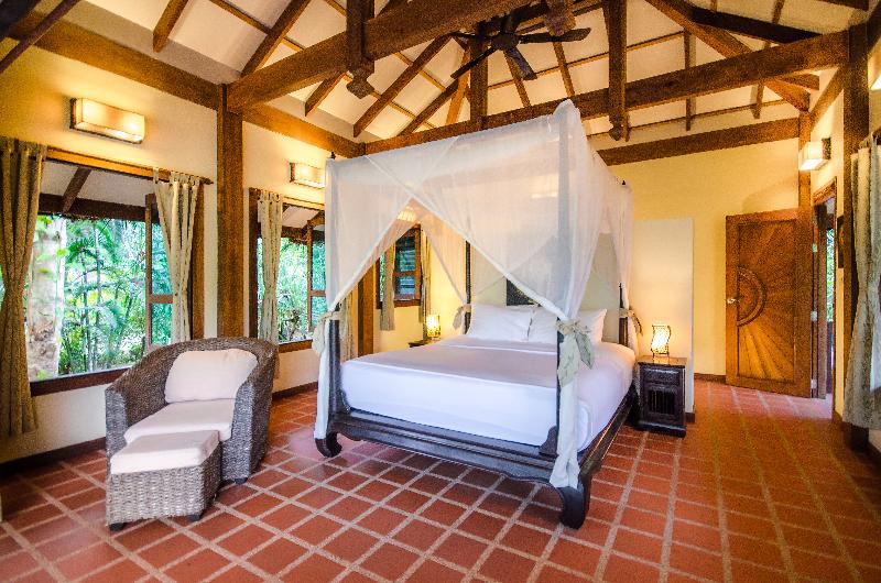 Koh Jum Beach Villas - Oda