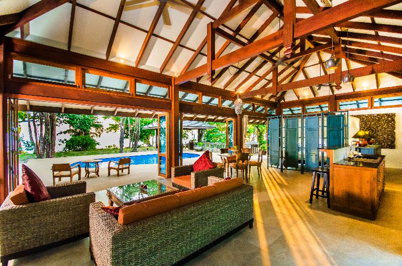 Koh Jum Beach Villas - Oda