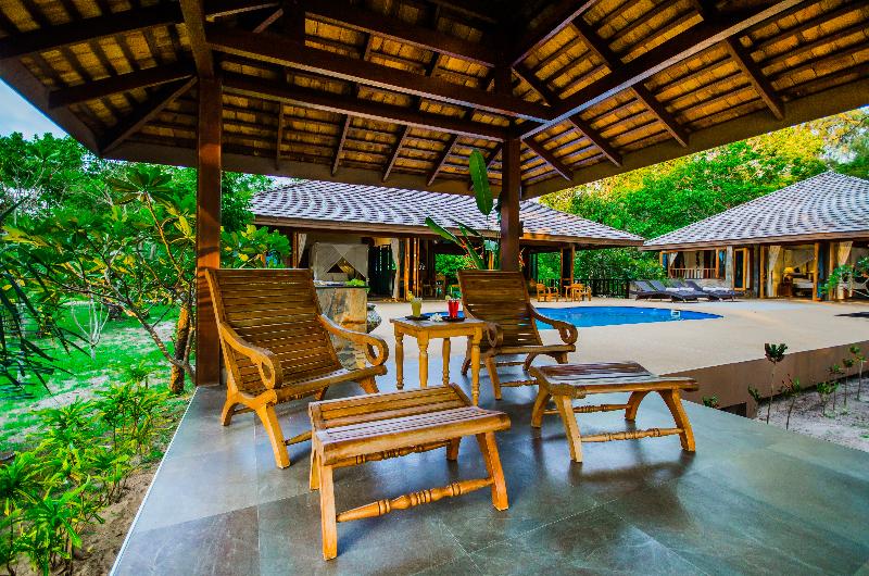 Koh Jum Beach Villas - Oda