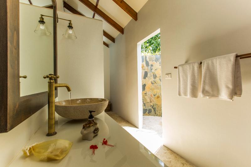 Koh Jum Beach Villas - Oda
