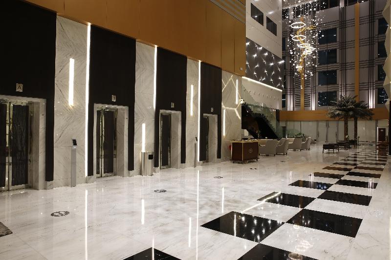 Radisson Blu Hotel and Convention Center - Lobi