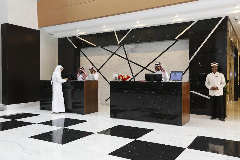 Radisson Blu Hotel and Convention Center - Lobi