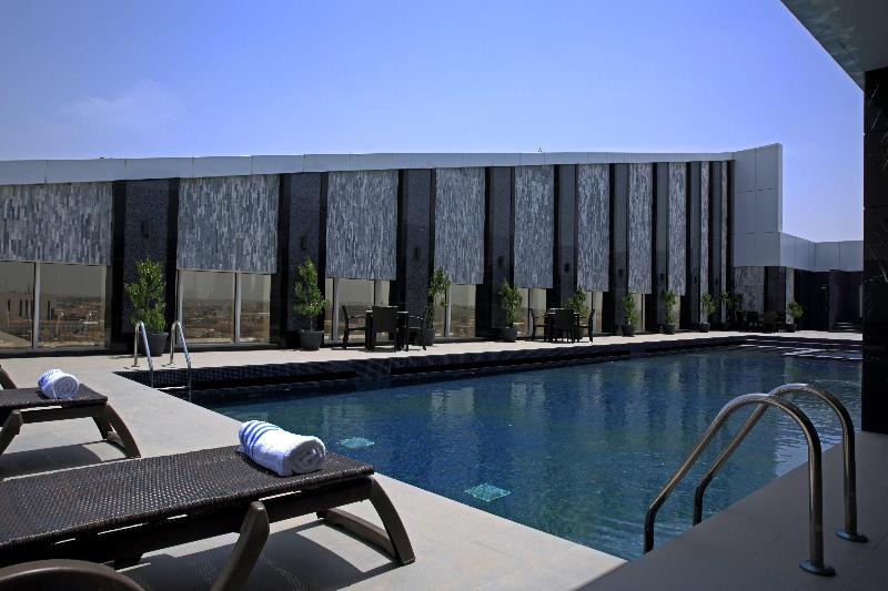 Radisson Blu Hotel and Convention Center - Havuz
