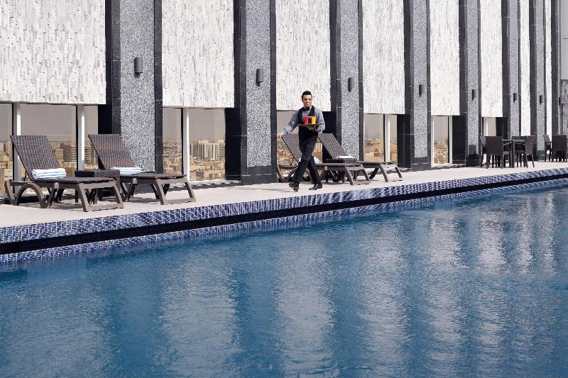 Radisson Blu Hotel and Convention Center - Havuz