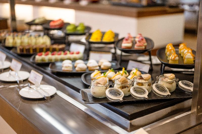 Radisson Blu Hotel and Convention Center - Restoran