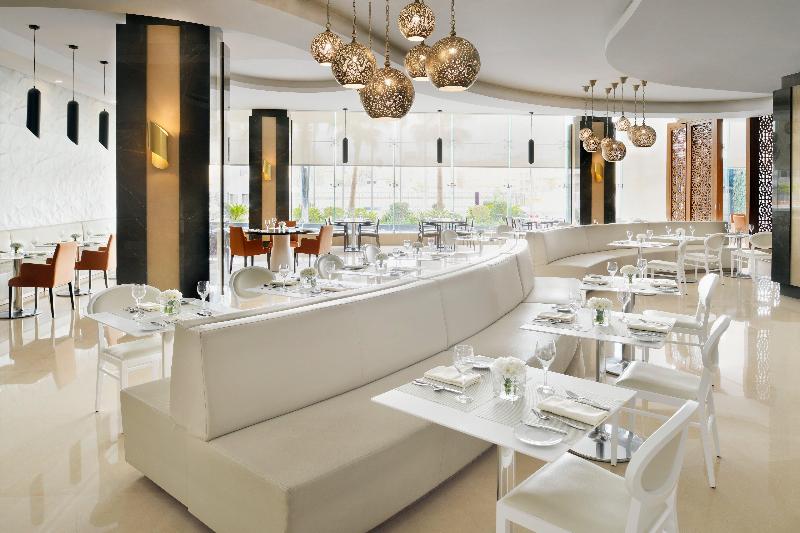 Radisson Blu Hotel and Convention Center - Restoran
