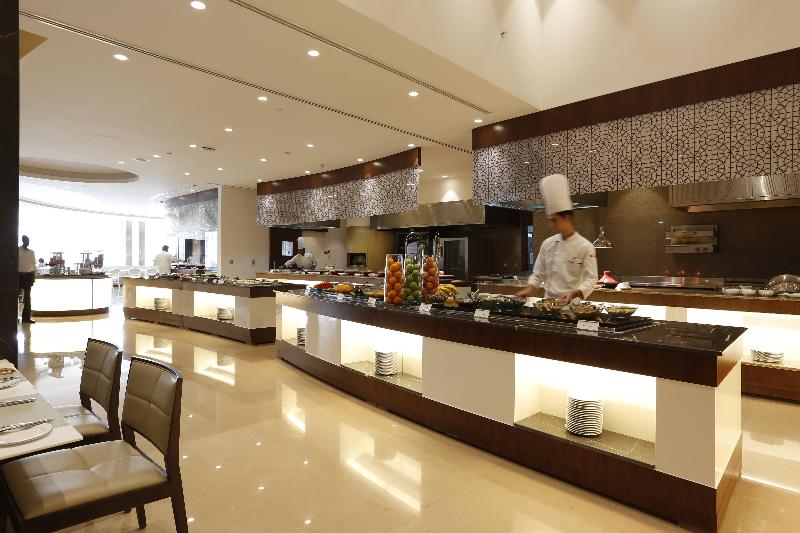 Radisson Blu Hotel and Convention Center - Restoran