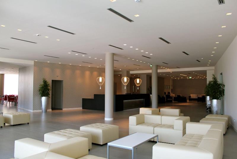 Tag Hotel - Lobi
