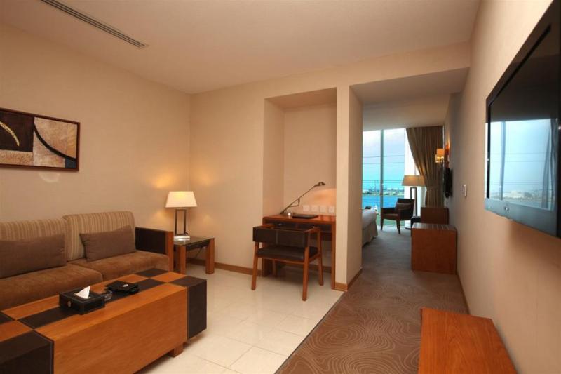Golden Tulip Hotel - Oda
