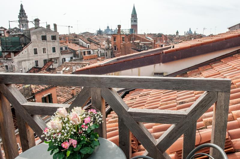 Ai Cavalieri Di Venezia - Genel