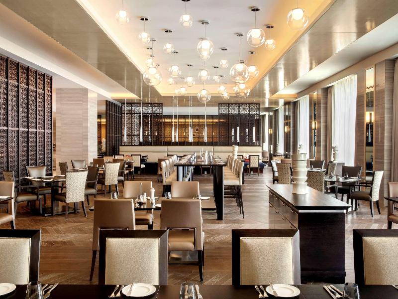 Fairmont Jakarta - Restoran
