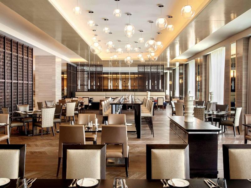 Fairmont Jakarta - Restoran