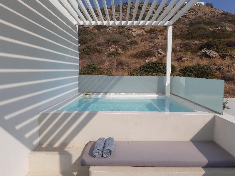 Relux Ios Hotel - Oda