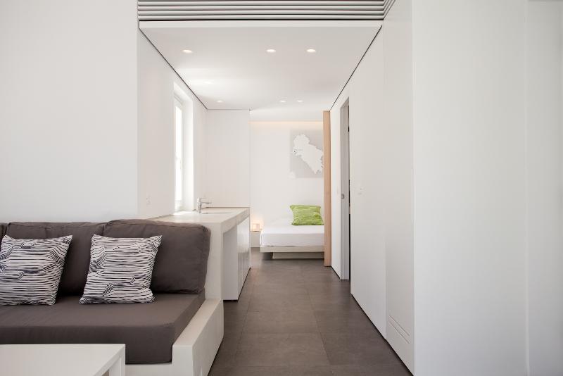 Relux Ios Hotel - Oda