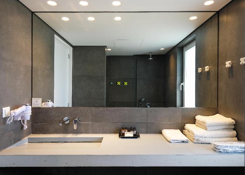 Relux Ios Hotel - Oda