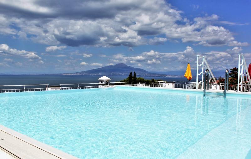 Boutique Hotel Helios - Havuz