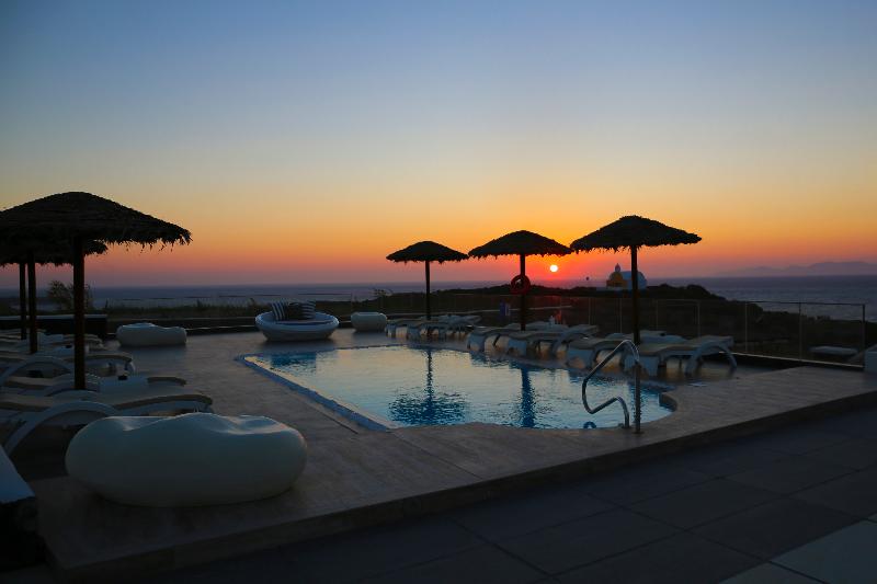 Oia Sunset Villas - Havuz