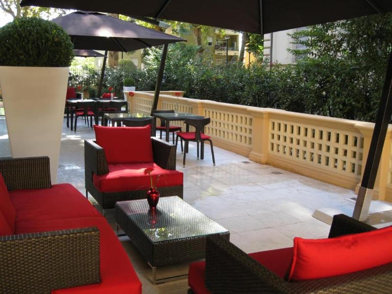 UNA HOTELS Villa dei Platani Foligno - Teras