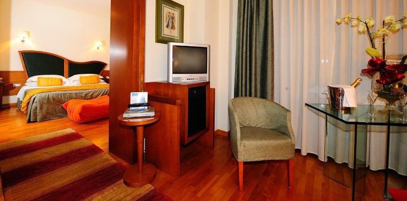 Dal Moro Gallery Hotel - Oda