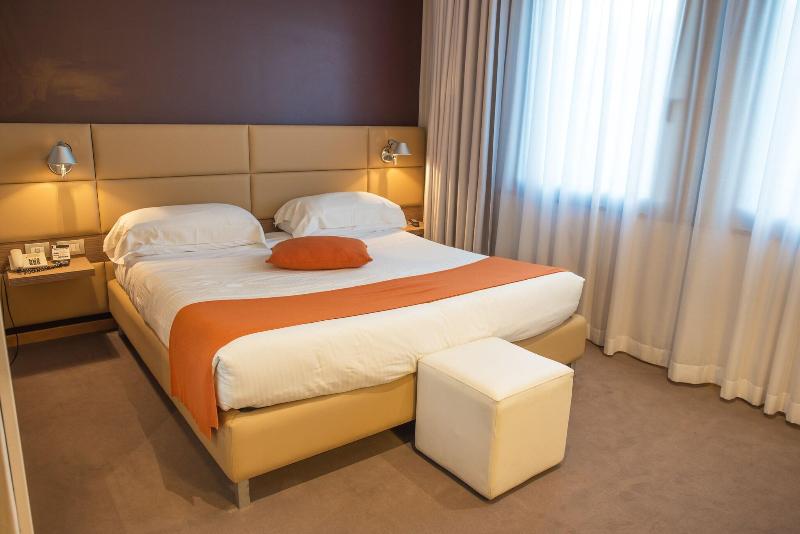 Dal Moro Gallery Hotel - Oda