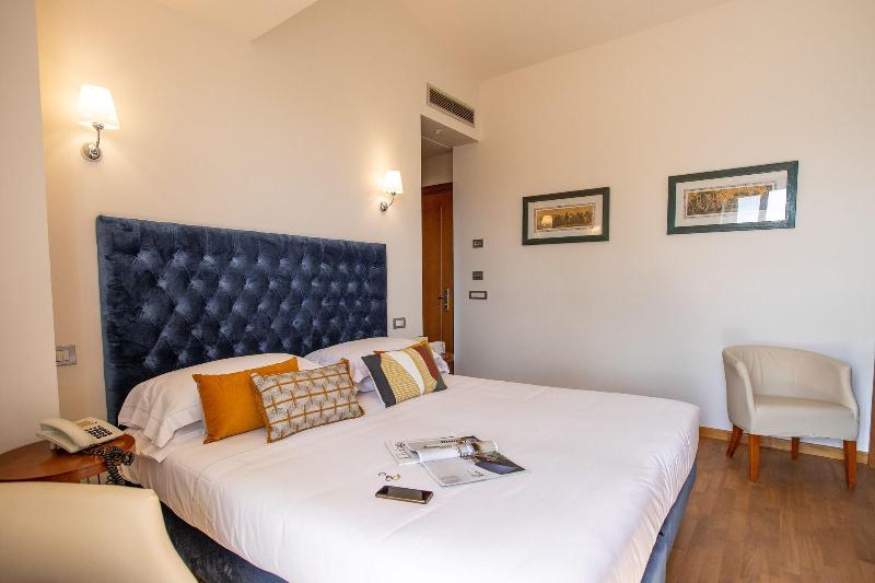 Dal Moro Gallery Hotel - Oda