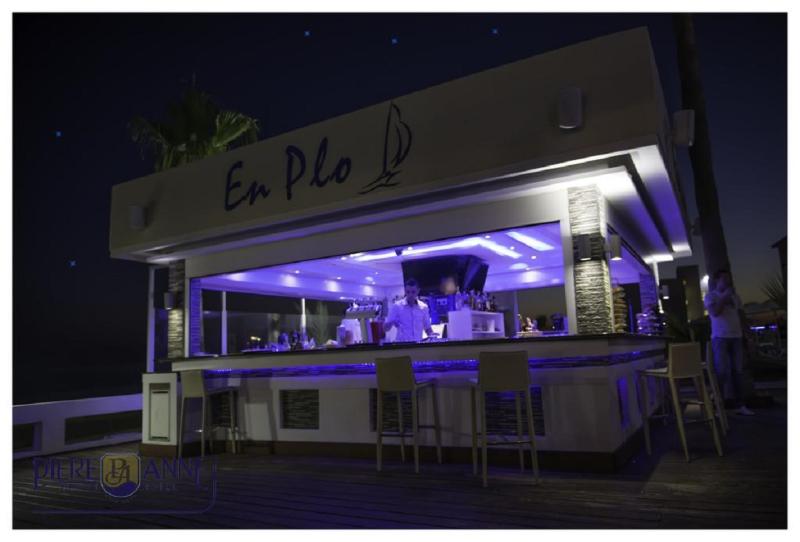 Piere Anne Beach Hotel - Bar