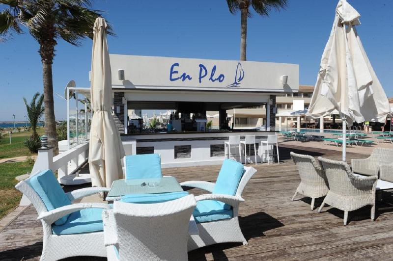 Piere Anne Beach Hotel - Bar