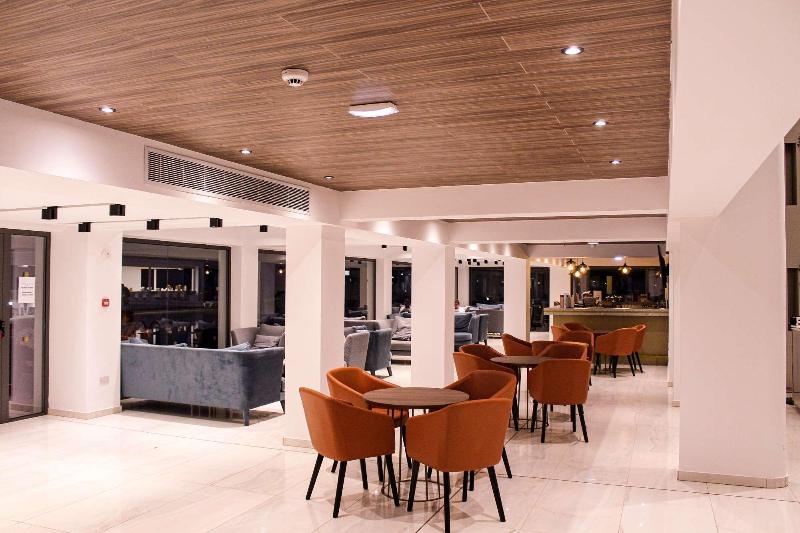 Piere Anne Beach Hotel - Lobi