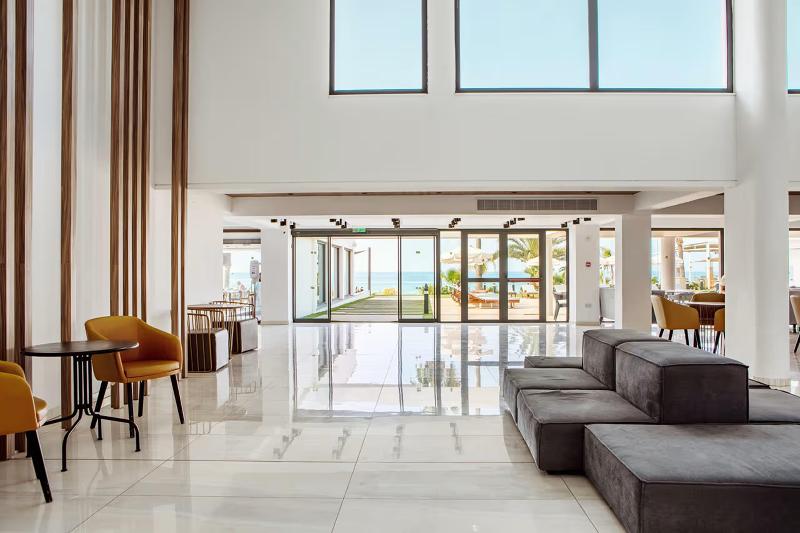 Piere Anne Beach Hotel - Lobi