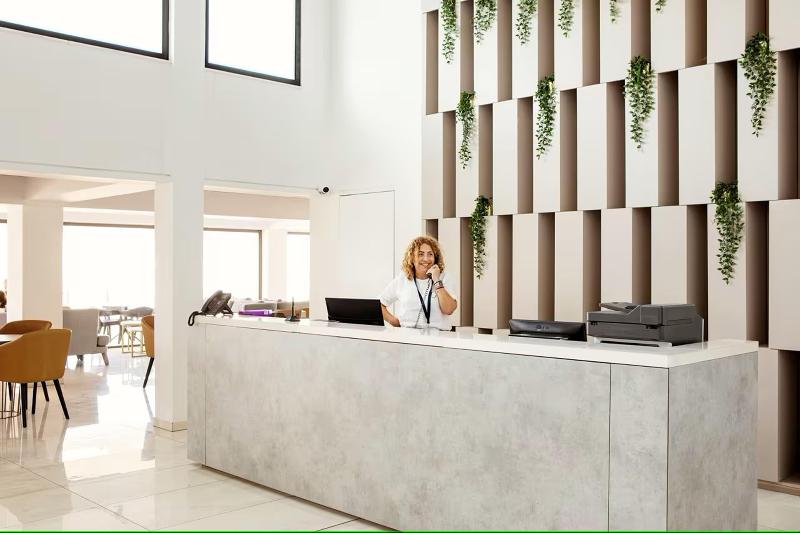 Piere Anne Beach Hotel - Lobi