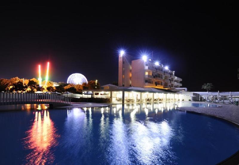 Piere Anne Beach Hotel - Genel