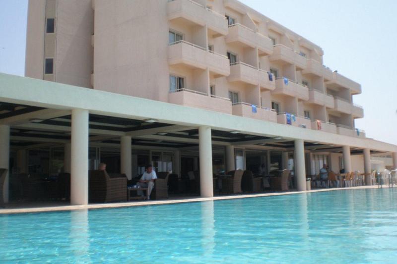 Piere Anne Beach Hotel - Genel